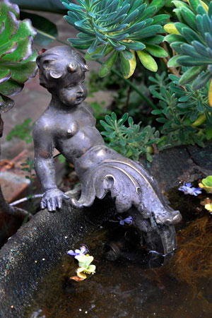 Fleur-de-Lis Fountain Spout 